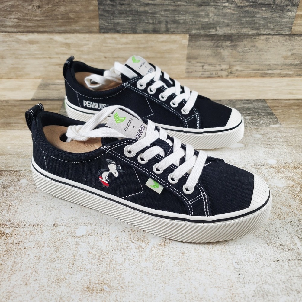 Cariuma PEANUTS OCA Low Snoopy Womens Shoes Sz 7 Black Canvas Lace Up Sneakers